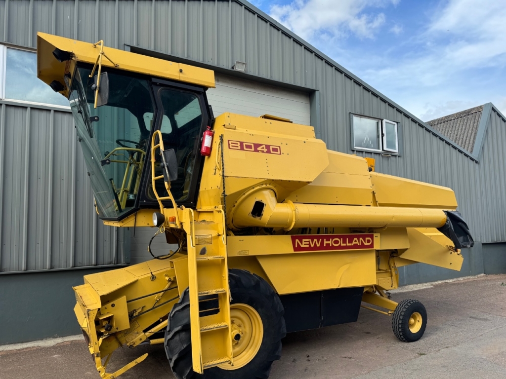 New Holland 8040