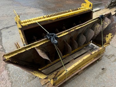New Holland 8040