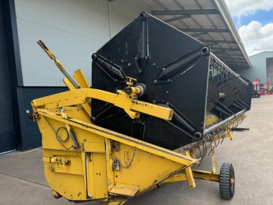 New Holland 8040