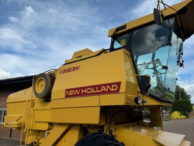 New Holland 8040