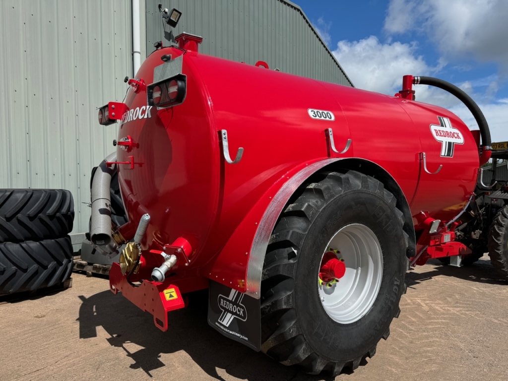 Redrock 3000 Gallon tanker