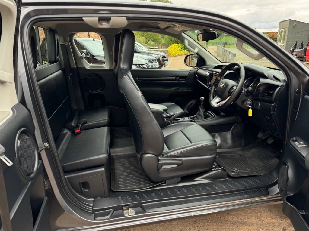 Toyota Hi-Lux Extra cab 2.4 Diesel