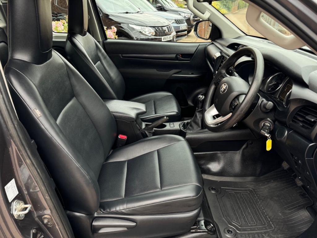 Toyota Hi-Lux Extra cab 2.4 Diesel