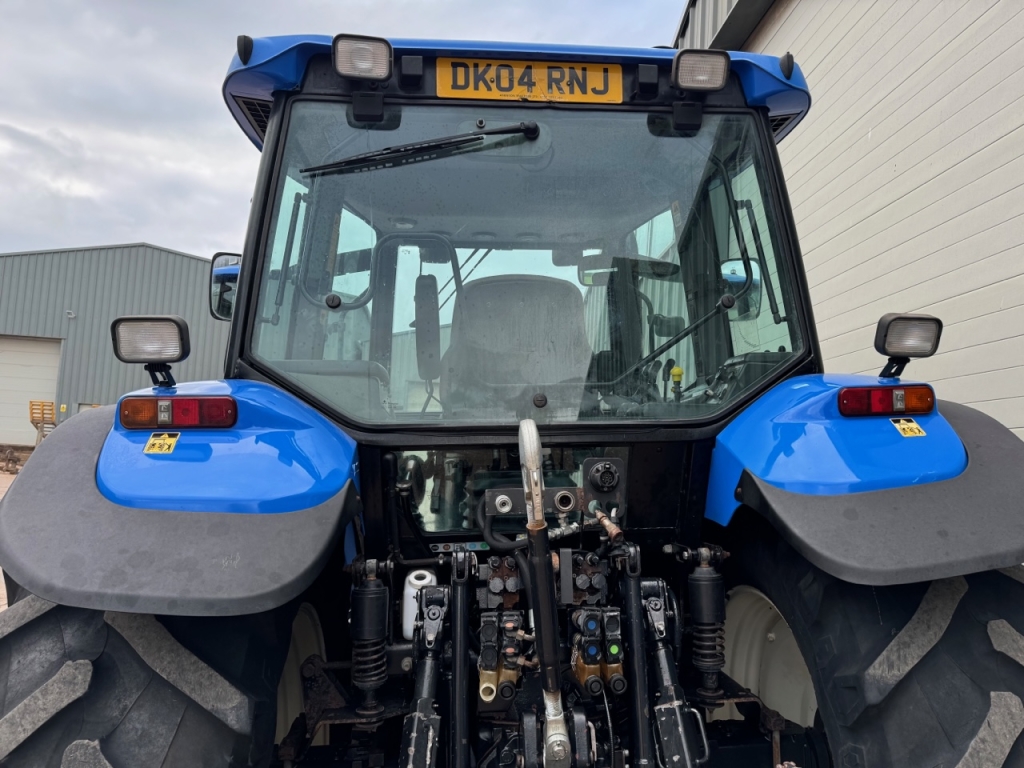 New Holland TM155