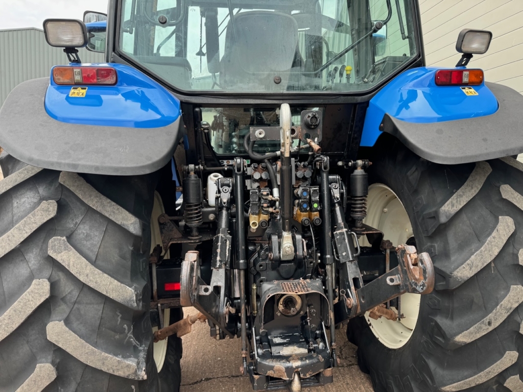 New Holland TM155