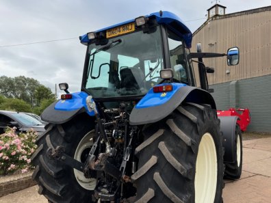 New Holland TM155