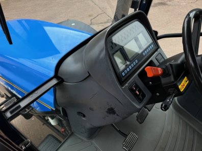 New Holland TM155