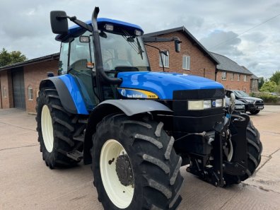 New Holland TM155