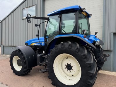 New Holland TM155