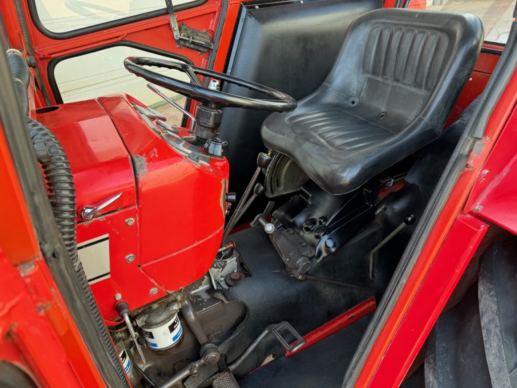 Massey Ferguson 240
