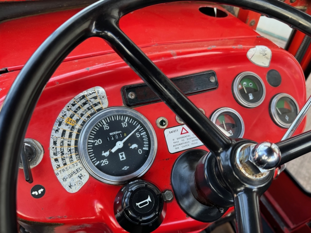 Massey Ferguson 240