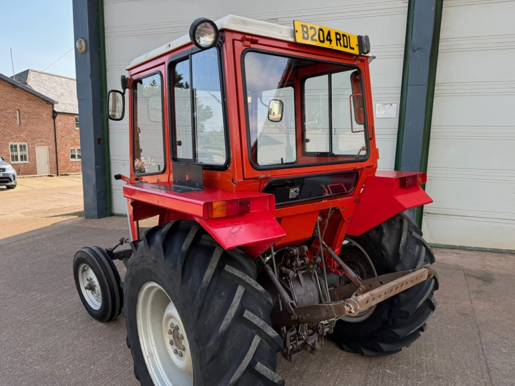 Massey Ferguson 240
