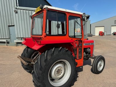 Massey Ferguson 240