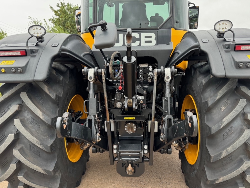 JCB 4220