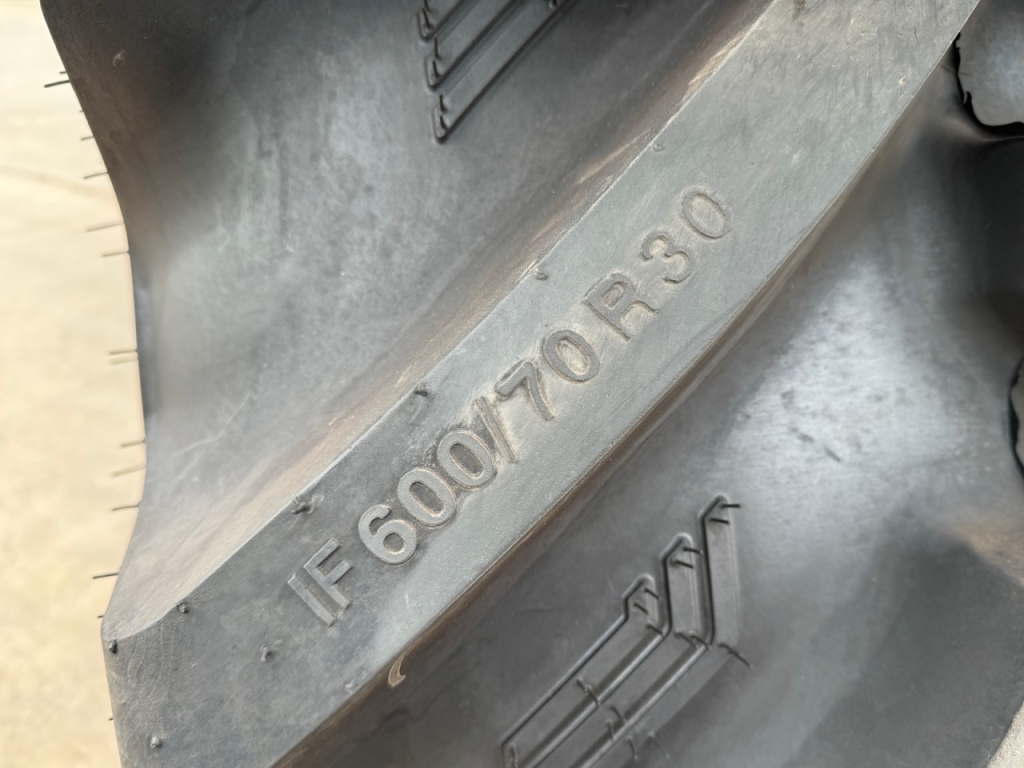 JCB 4220
