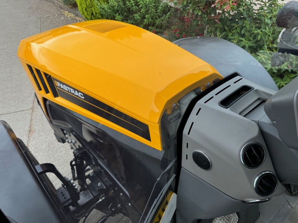 JCB 4220