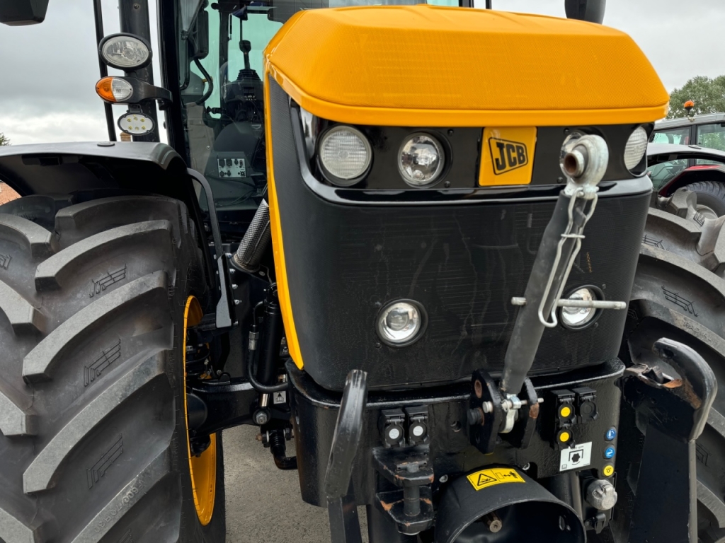 JCB 4220