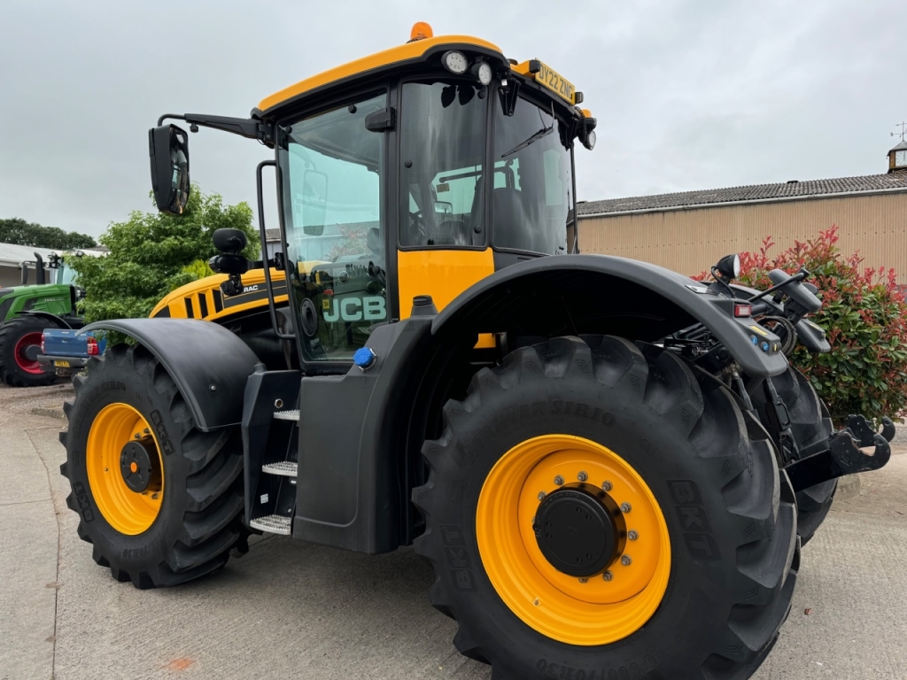 JCB 4220