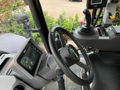 JCB 4220