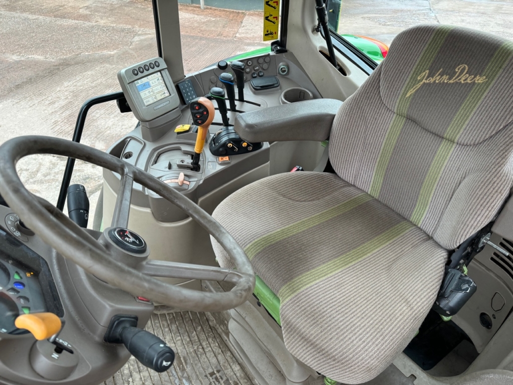 John Deere 6930