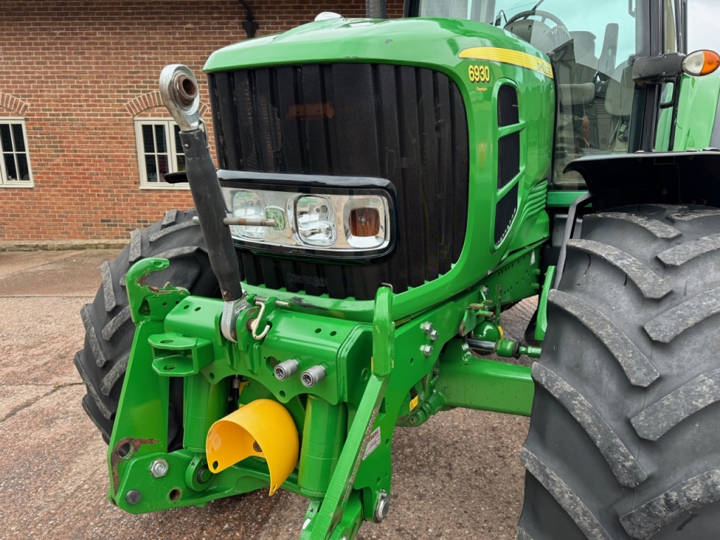 John Deere 6930