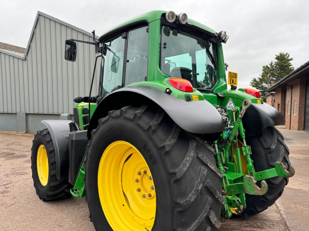 John Deere 6930
