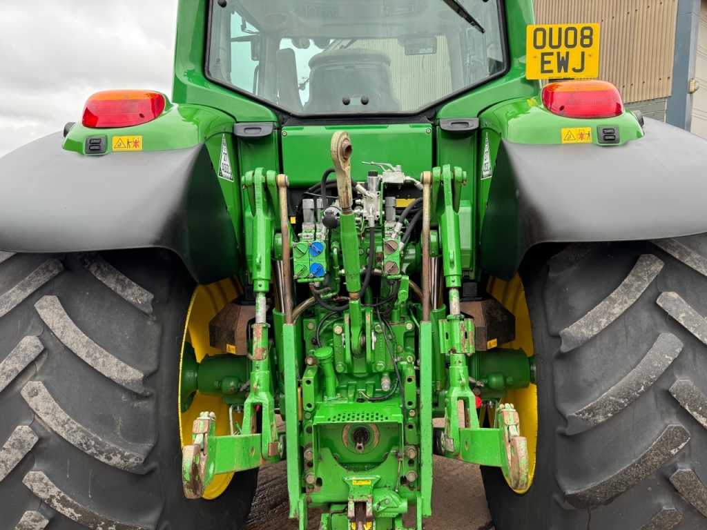 John Deere 6930