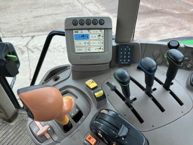 John Deere 6930