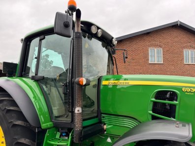 John Deere 6930