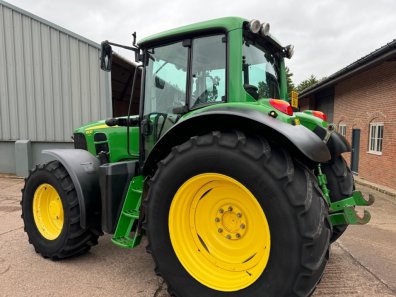 John Deere 6930