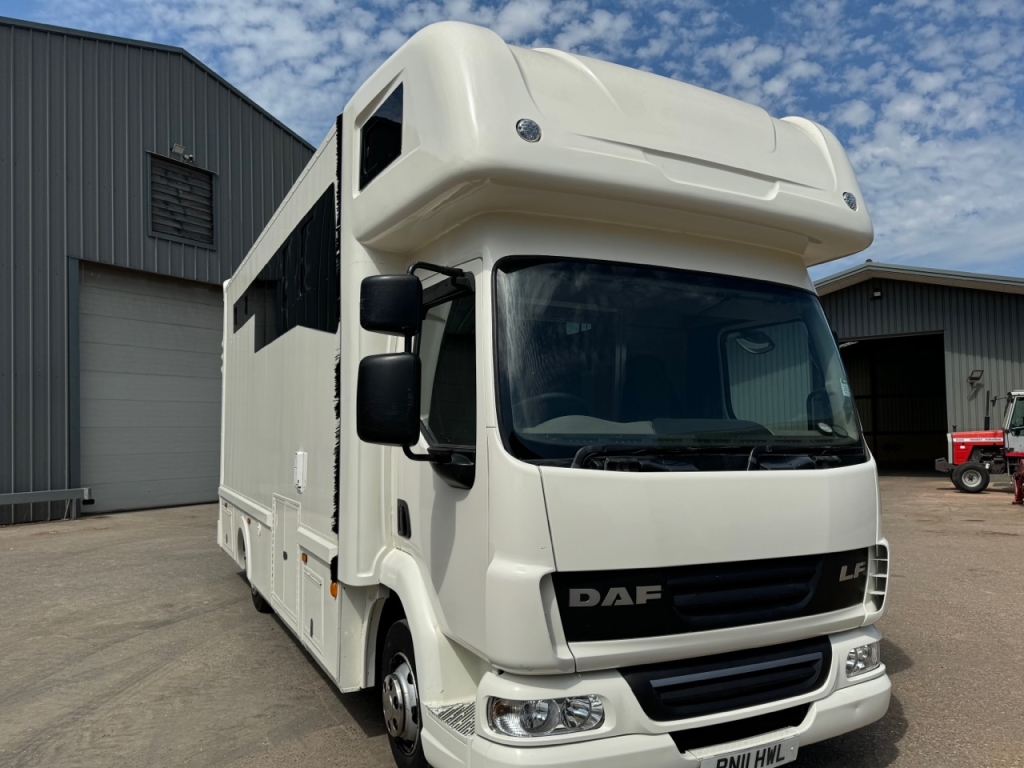 DAF LF 7.5 Ton horse lorry