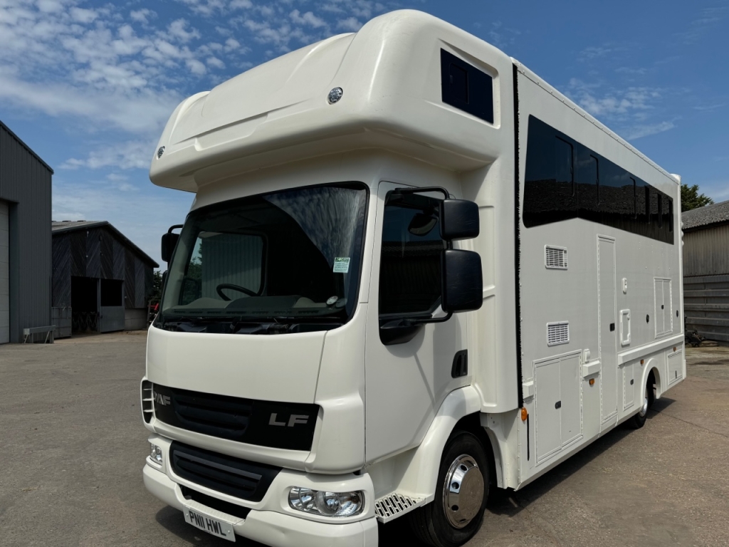 DAF LF 7.5 Ton horse lorry