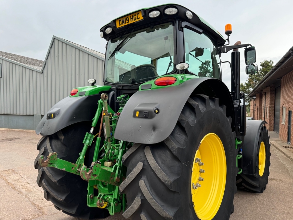 John Deere 6175R
