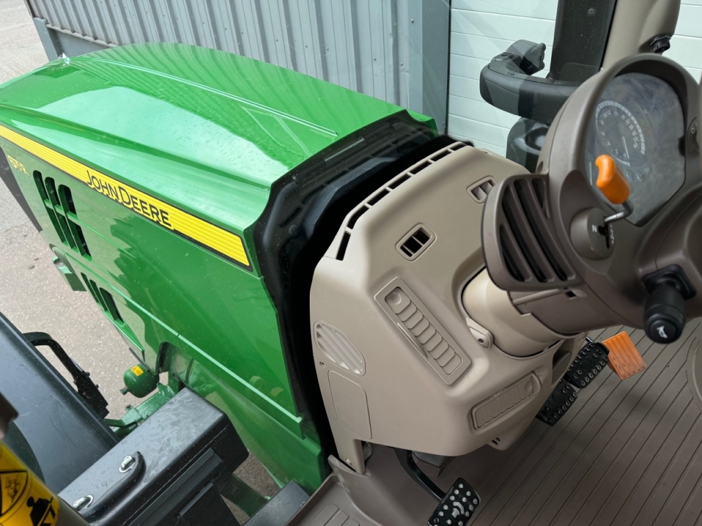 John Deere 6175R