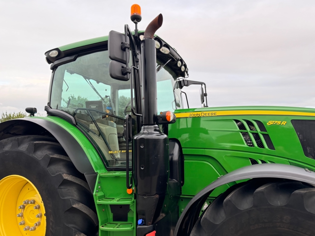 John Deere 6175R