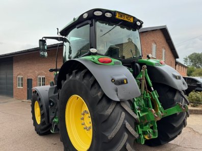 John Deere 6175R