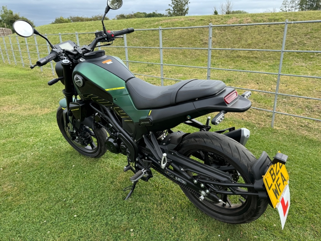 Benelli 125 Leoncino
