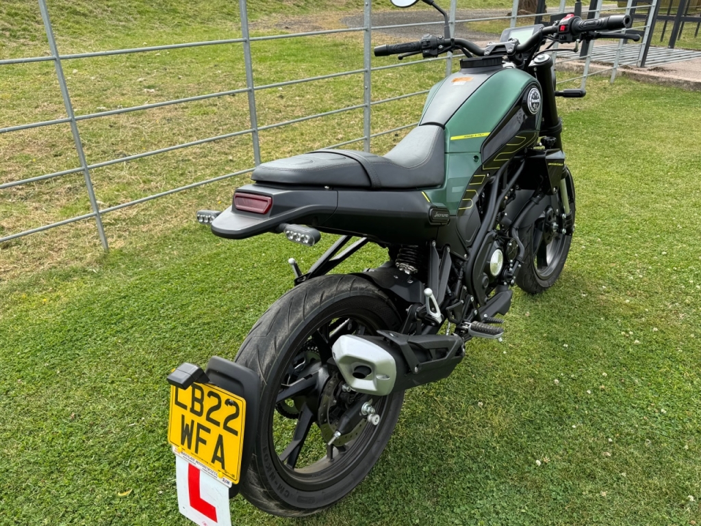 Benelli 125 Leoncino