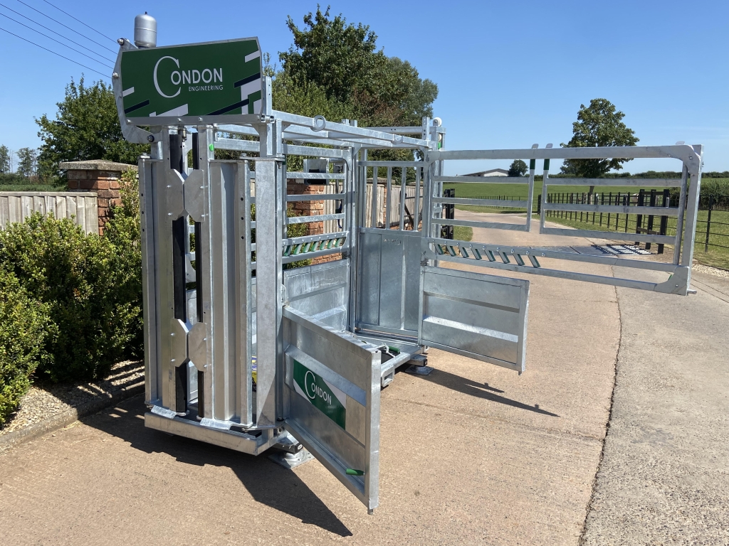 Condon Engineering supreme cattle crush