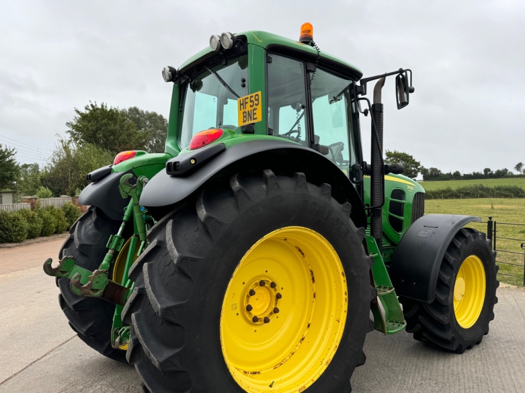 John Deere 7430