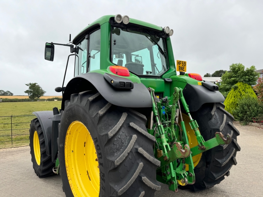 John Deere 7430
