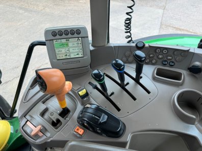 John Deere 7430