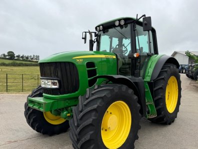 John Deere 7430