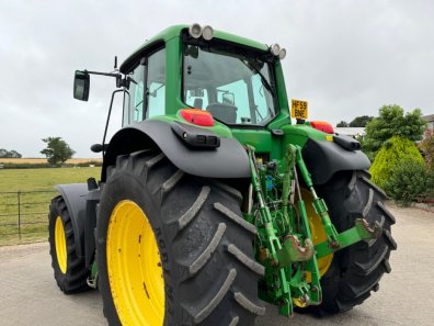John Deere 7430