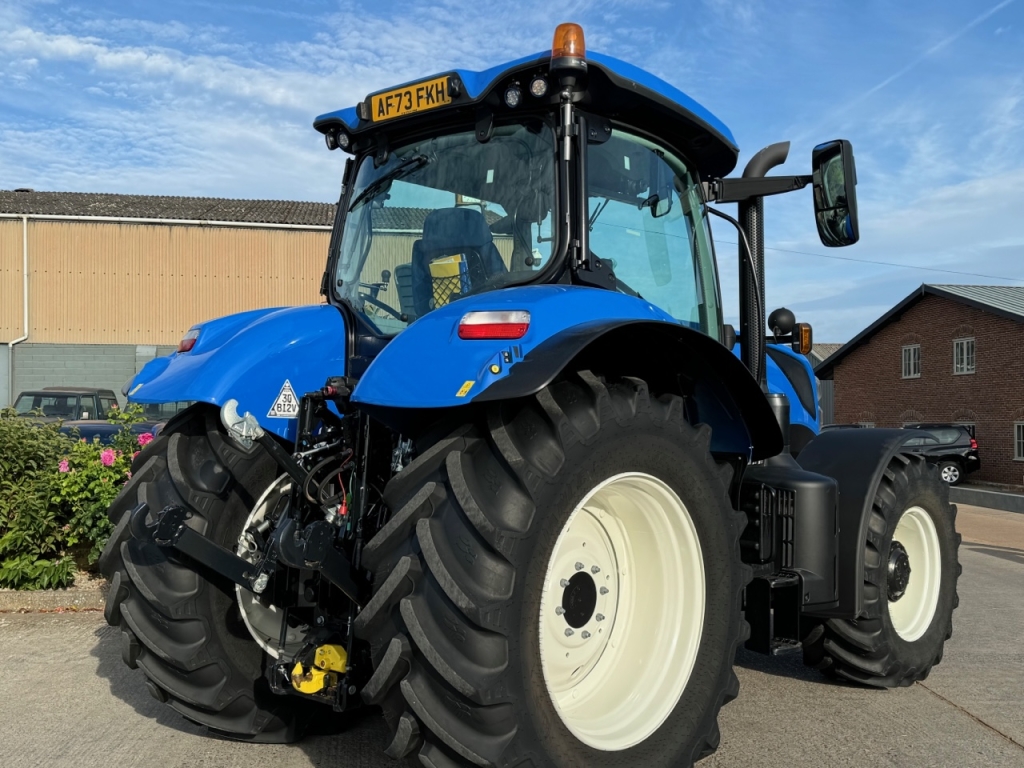 New Holland T7.210