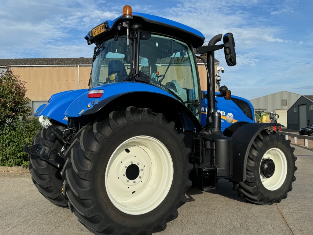 New Holland T7.210