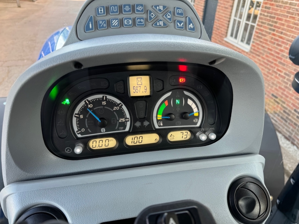 New Holland T7.210