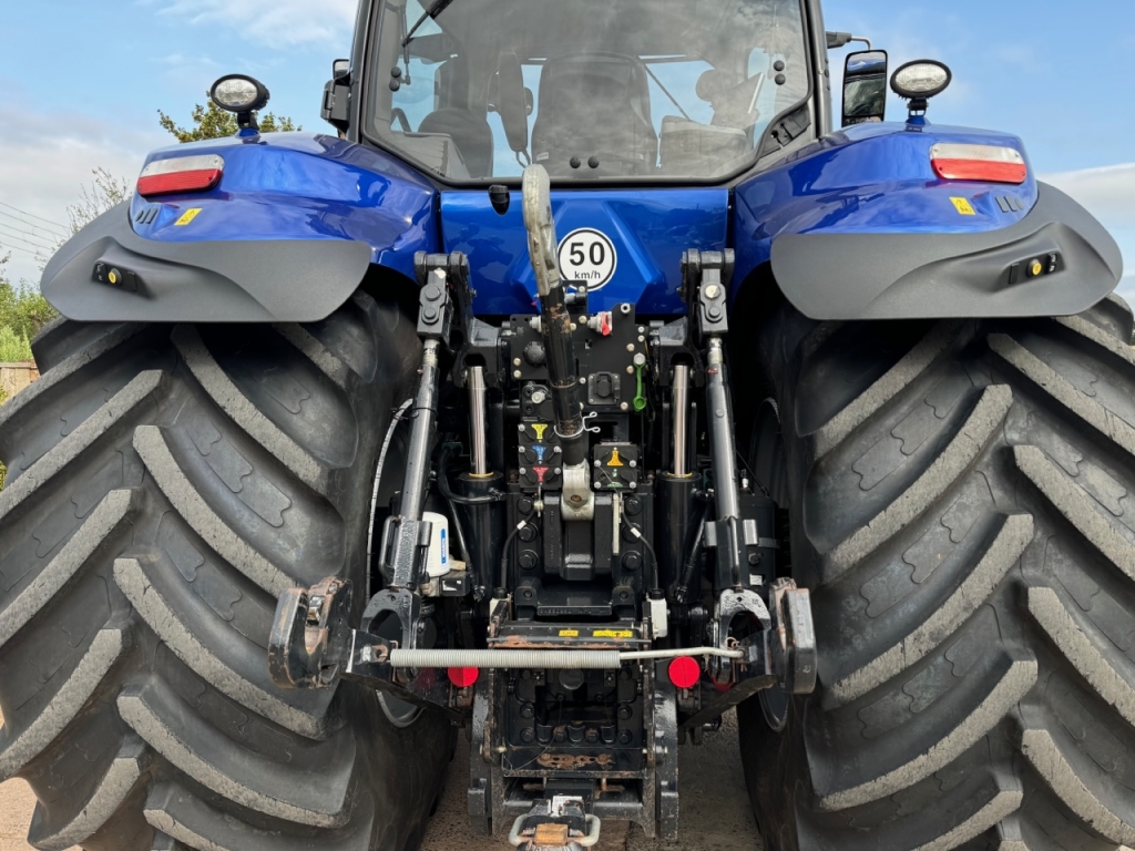 New Holland T8.435 Blue Power