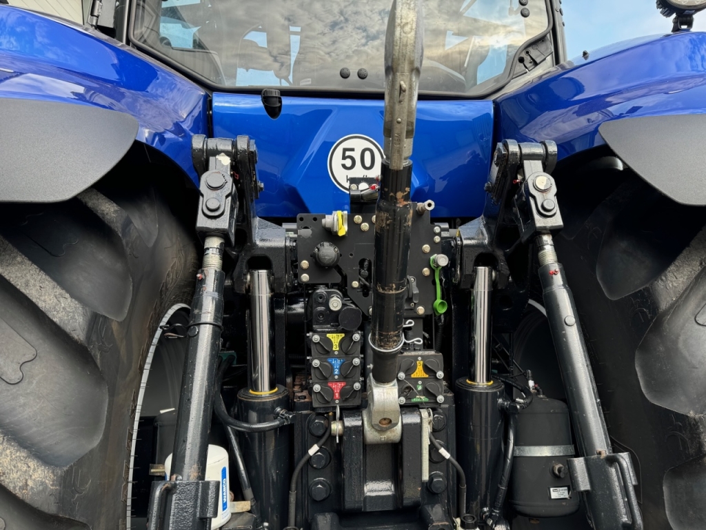 New Holland T8.435 Blue Power