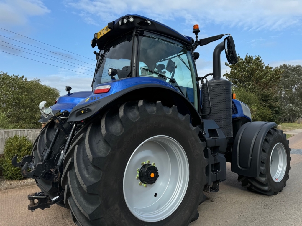 New Holland T8.435 Blue Power